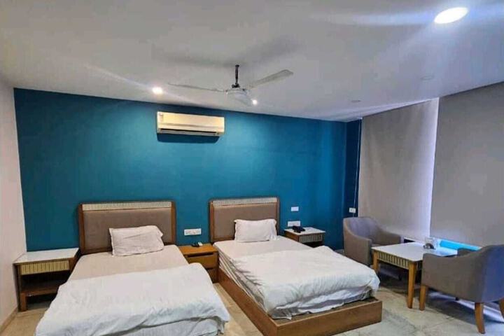 Room 3 of 9