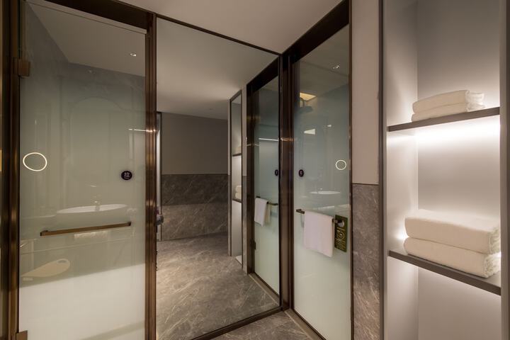Room 32 of 55