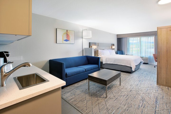 Room 9 of 52