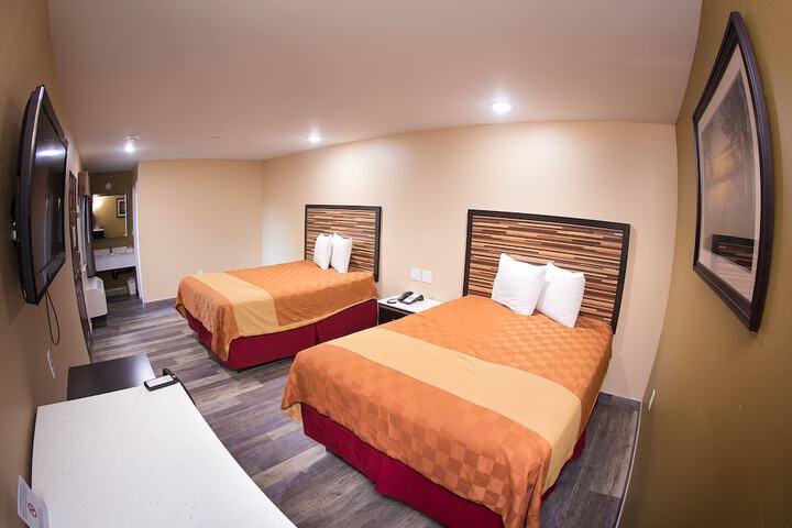 Standard Room, King or Two Doubles (9 of 9)