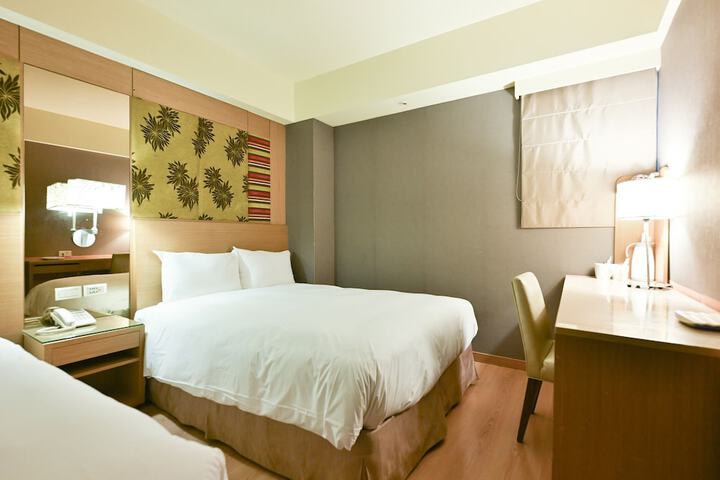 Room 50 of 120