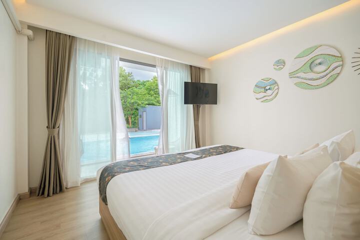 Room 6 of 25