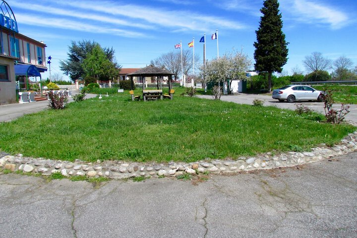 Children's play area - outdoor