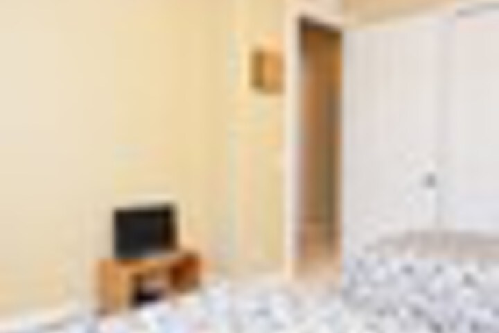 Room 14 of 108