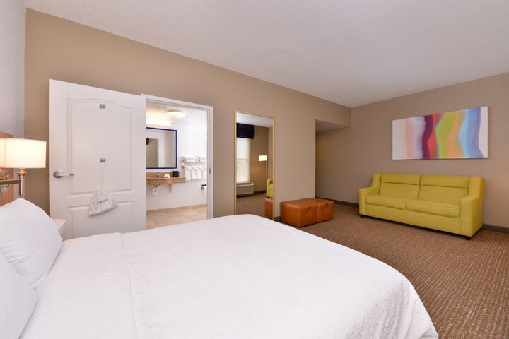 Double Accessible King Size Bed (3 of 6)