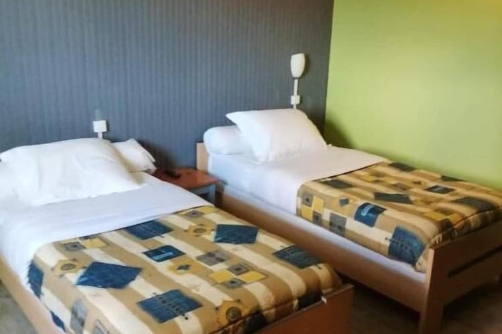 Room 3 of 47