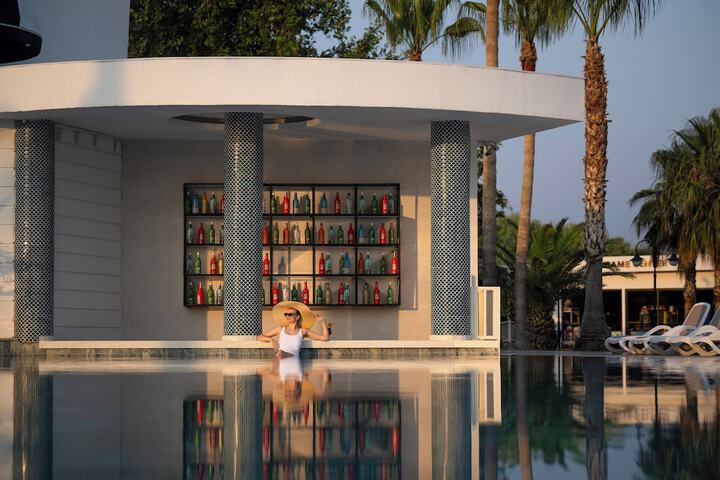 Pool 55 of 552