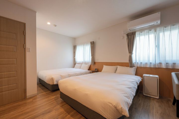 Room 10 of 20