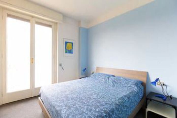Room 7 of 9