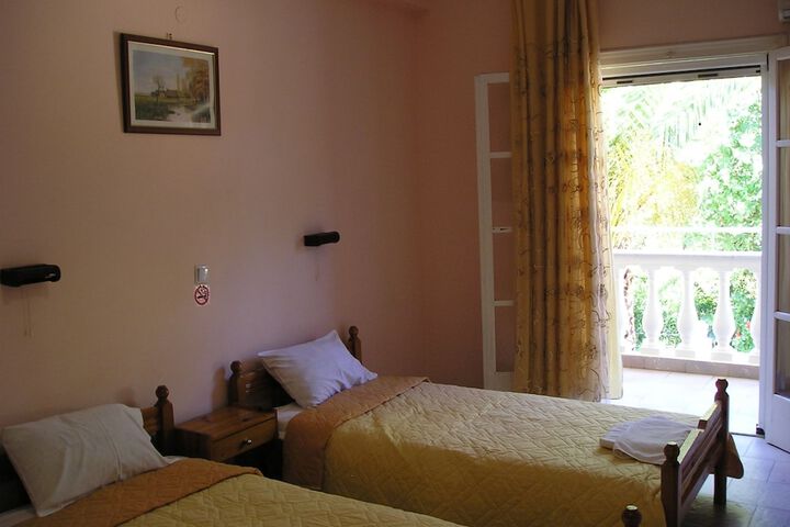 Room 3 of 41