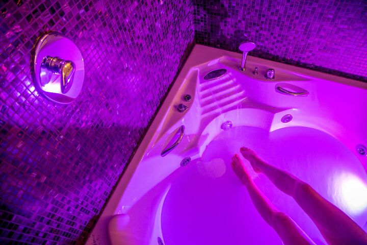 Hot Tub 68 of 74