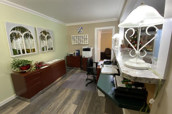 Business Center 52 of 69
