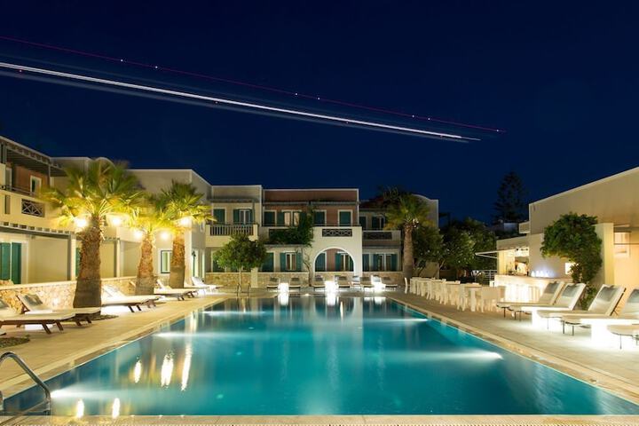 Pool Hotel