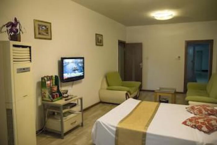 Room 9 of 40