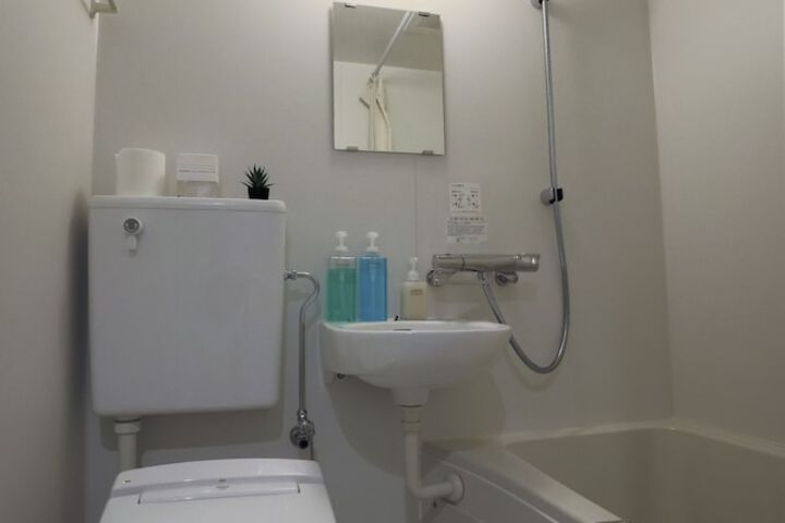 Room 5 of 13