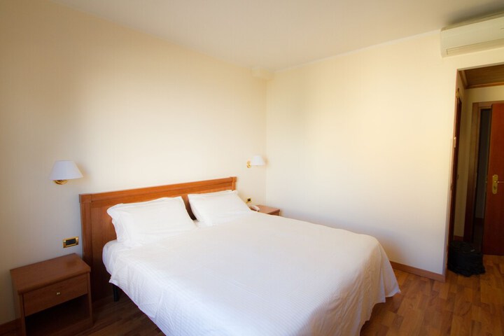 Room 13 of 45