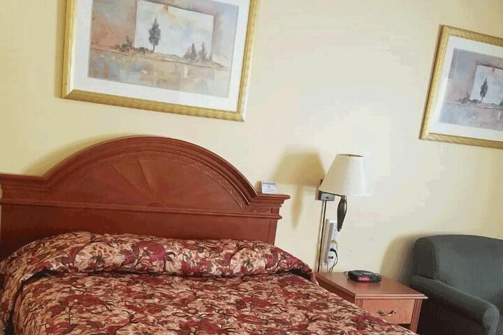 Room 2 of 3
