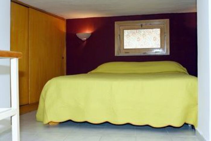 Room 8 of 15