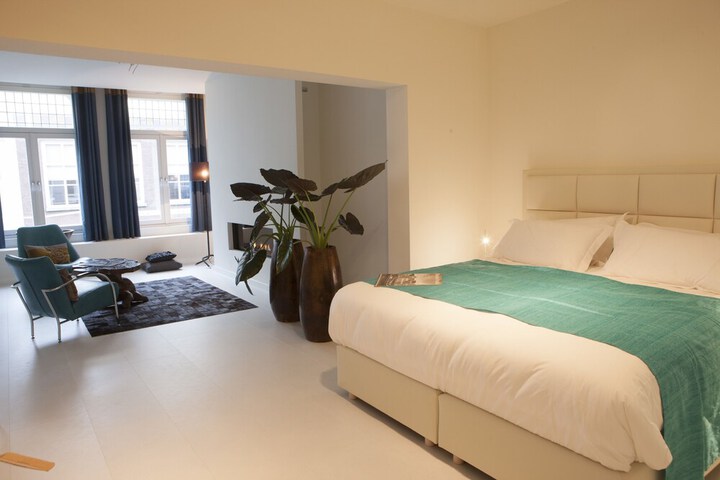 Room 11 of 29