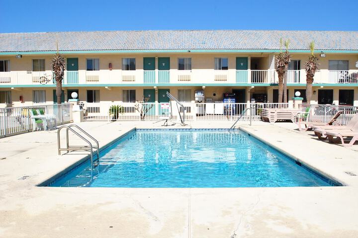 Pool 10 of 11