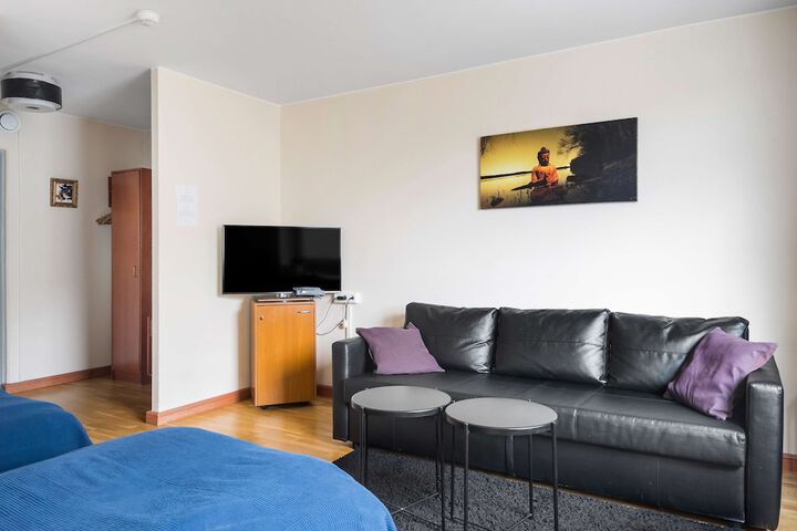 Room 11 of 48