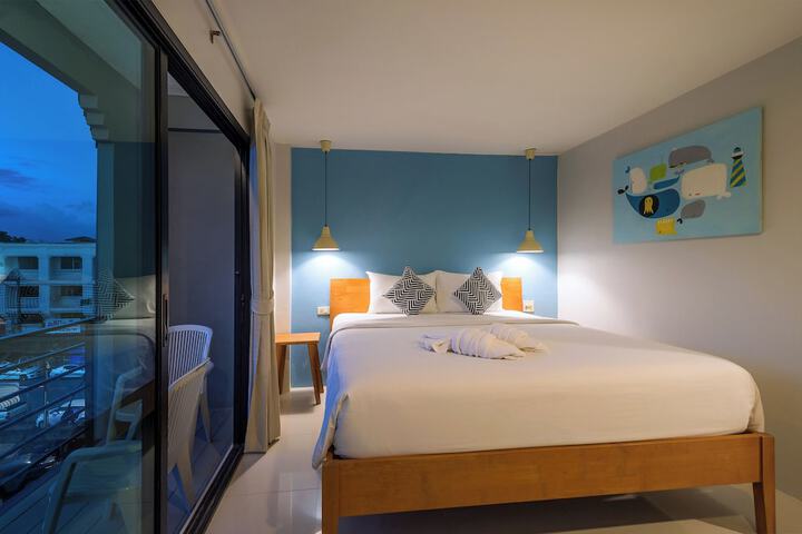 Room 15 of 33