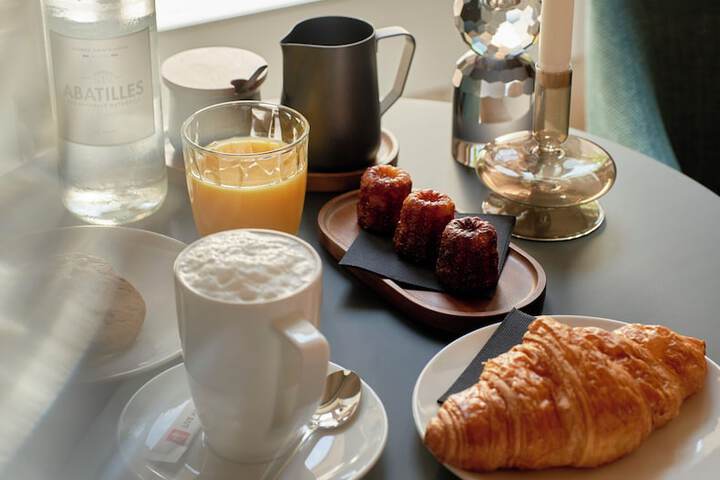 Breakfast/Coffee Service 36 of 48