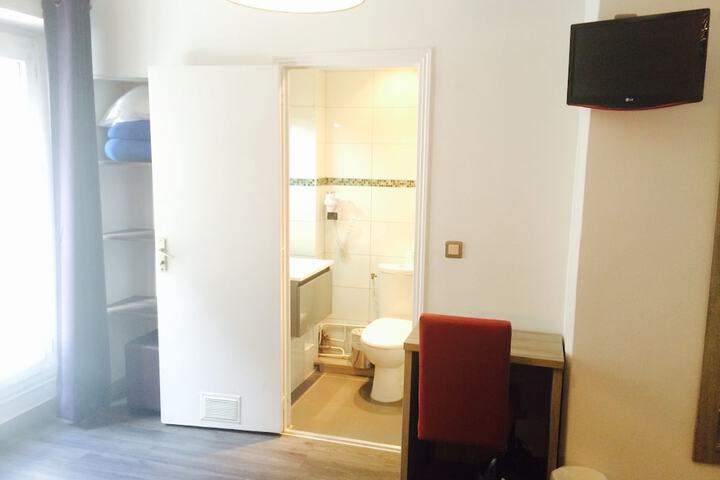 Room 3 of 36