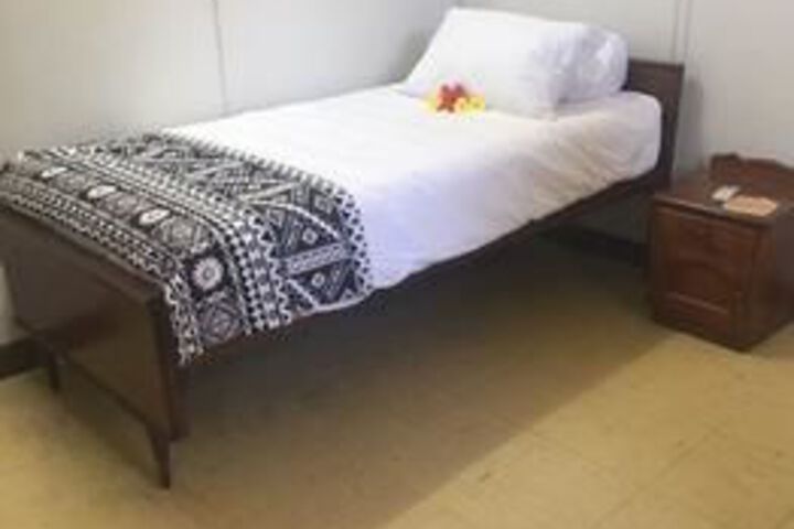 Room 5 of 13
