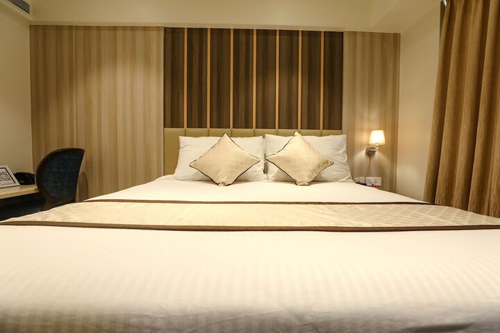 Room 11 of 46