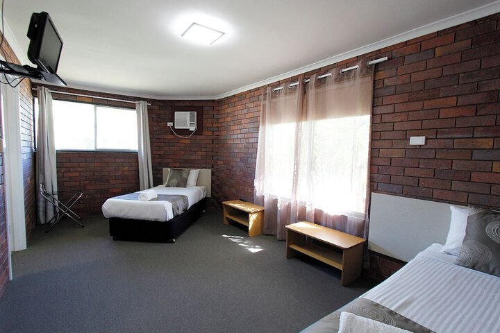 Room 25 of 60