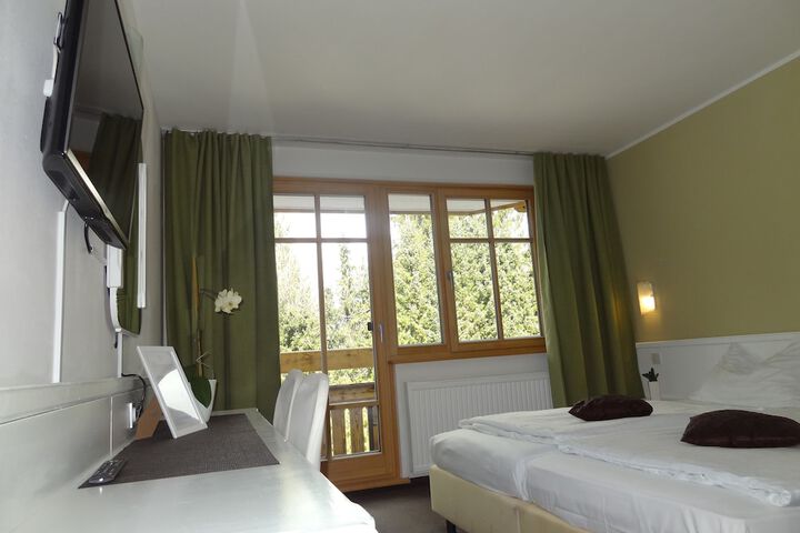 Room 4 of 64