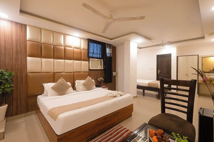 Room 4 of 15