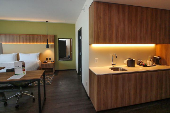 Room 5 of 155