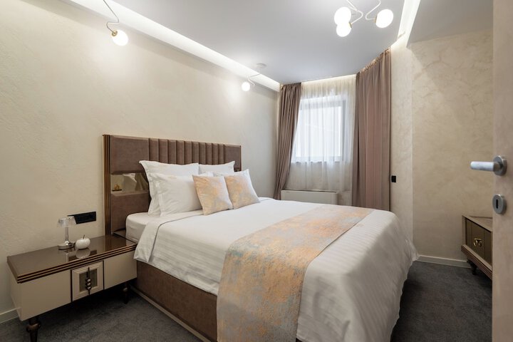 Room 423 of 552