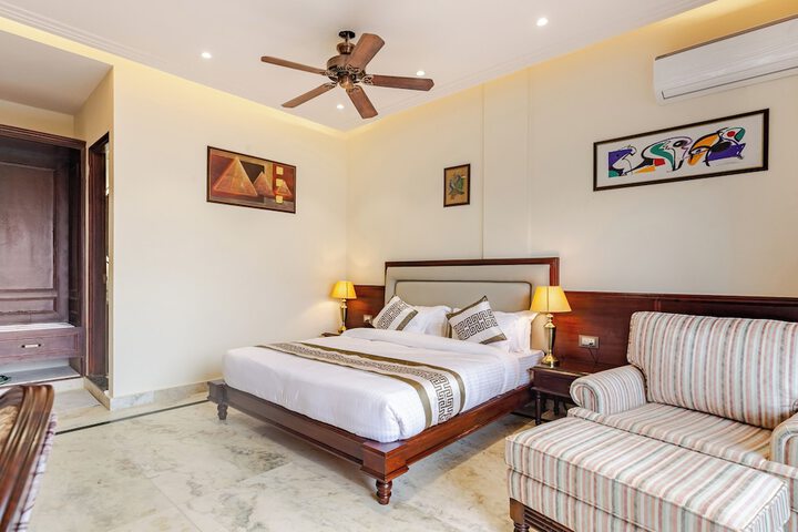 Room 9 of 29