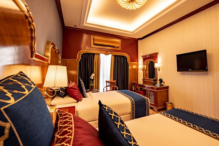 Room 27 of 74