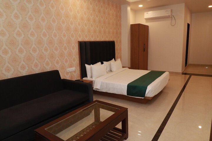 Room 5 of 22