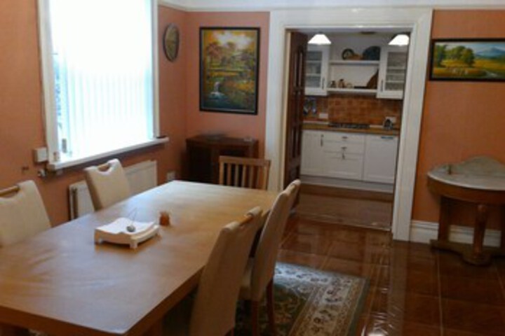Dining 12 of 47