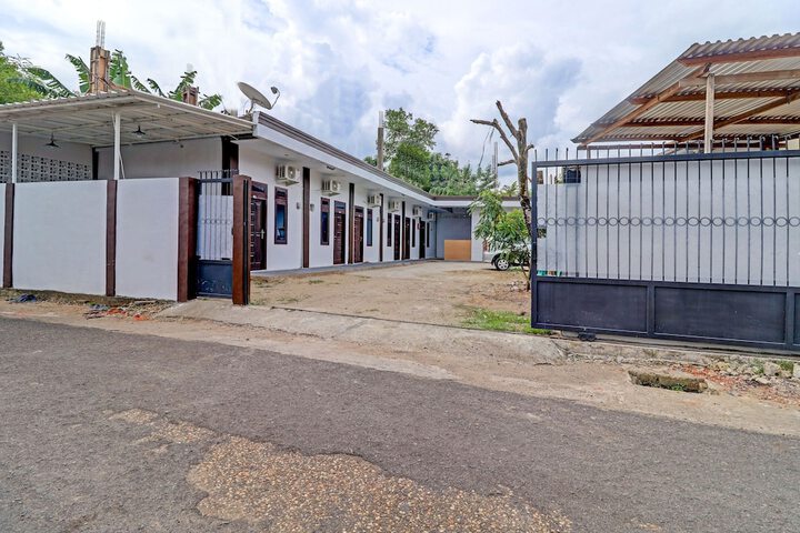 Photo of Super OYO 91497 Waskita Residence Syariah