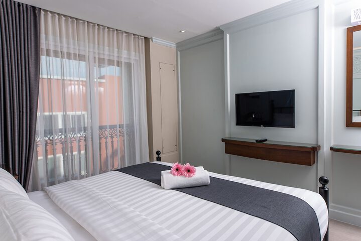 Room 14 of 99