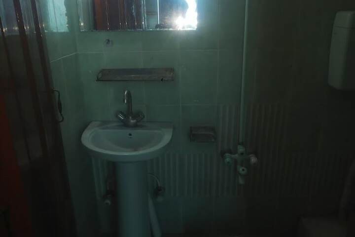 Room 8 of 13