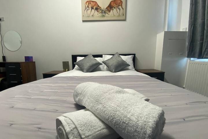 Room 4 of 14