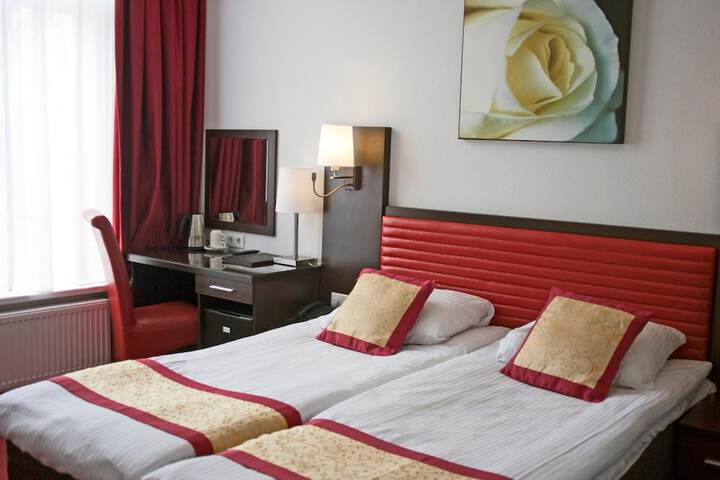 Room 29 of 60