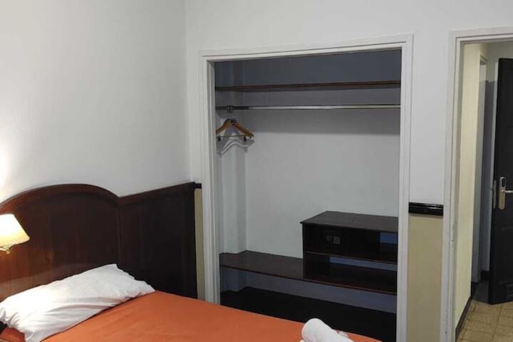 Room 11 of 90