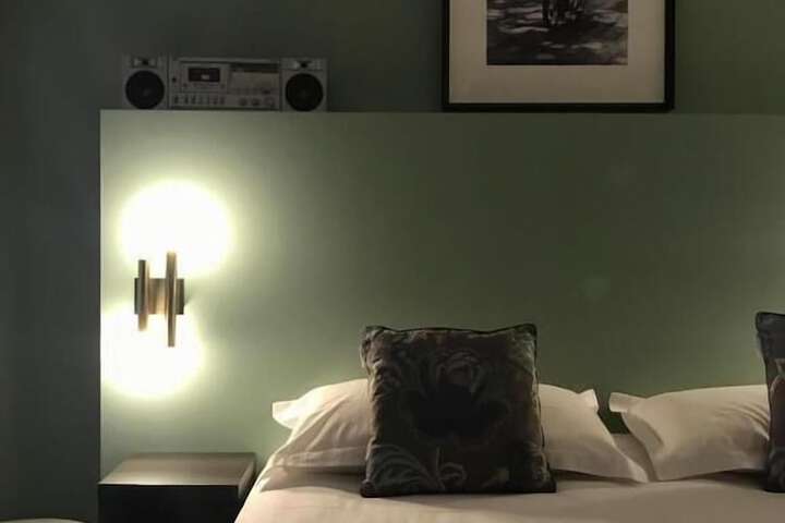 Room 16 of 62