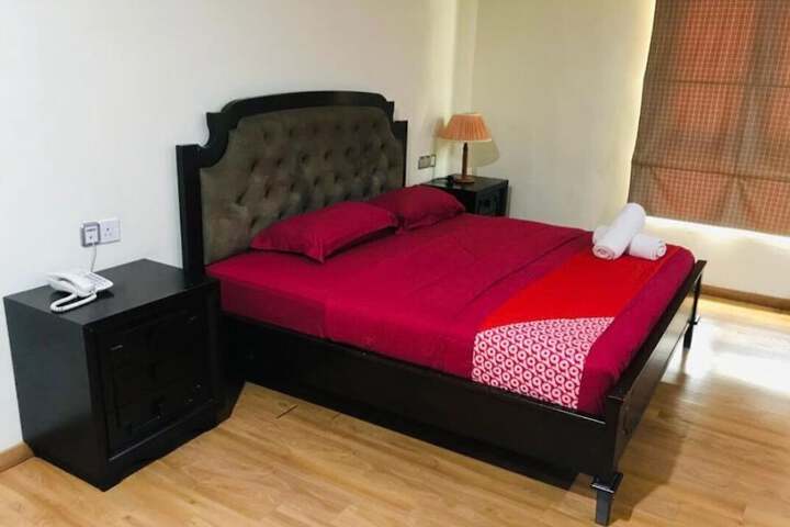 Room 3 of 75