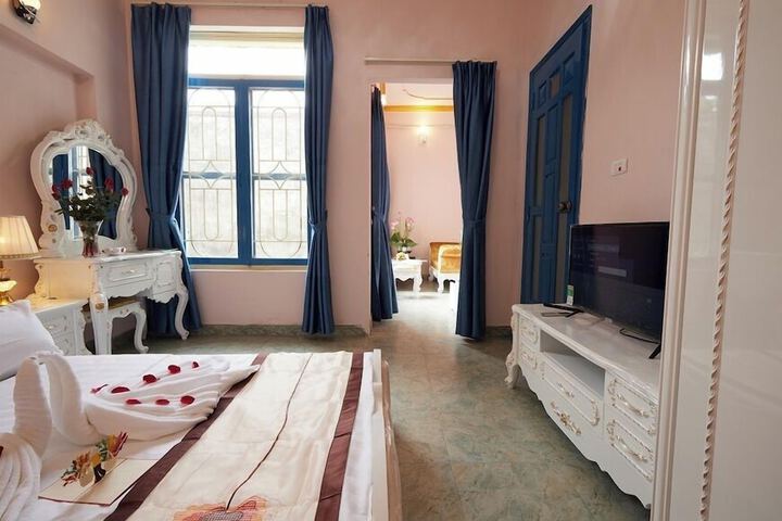 Room 20 of 37