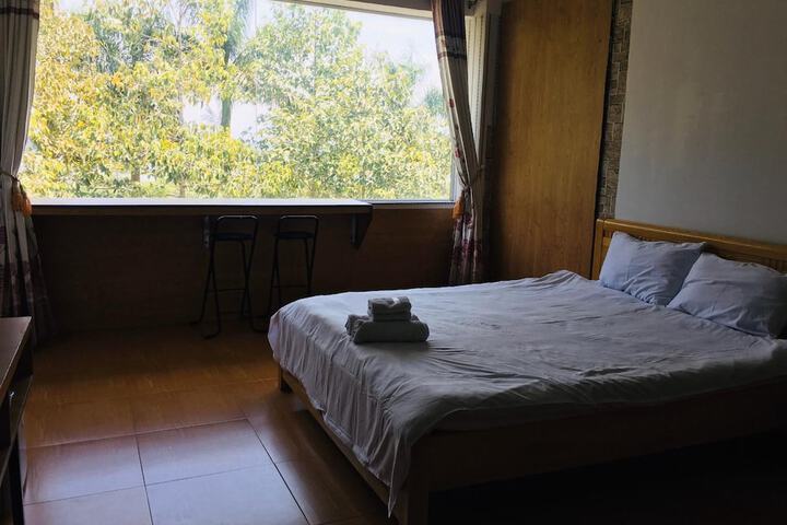 Room 14 of 65