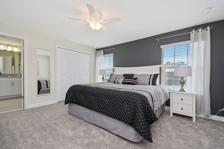 Room 9 of 27